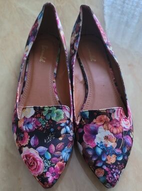 Bonnibel Floral Pointed-Toe Flats in Black Multicolor